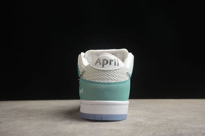 April Skateboards x Nike SB Dunk Low Turbo Green - HYPER LIST