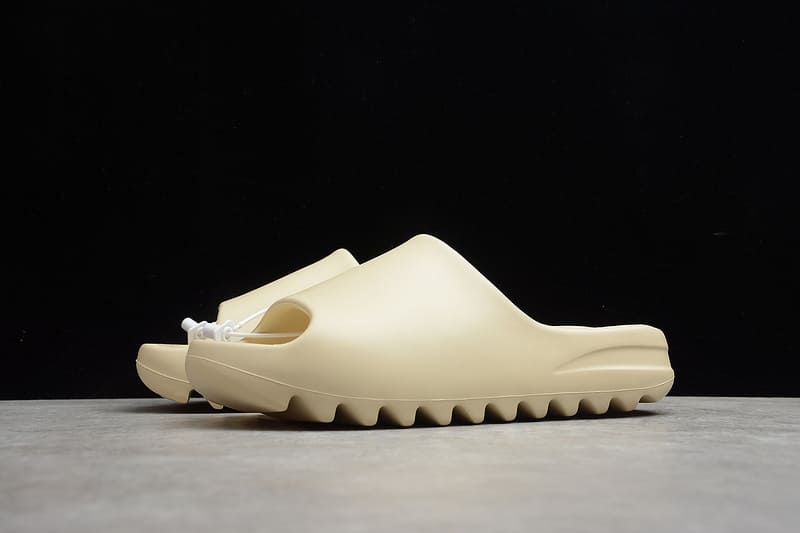 Adidas Yeezy Slide Bone - HYPER LIST