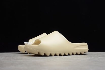Adidas Yeezy Slide Bone - HYPER LIST