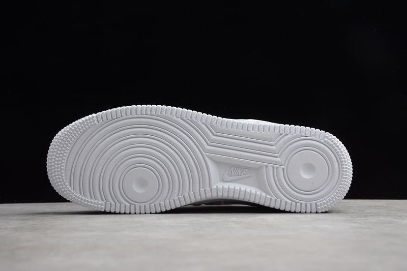 Air Force 1 Supreme - HYPER LIST
