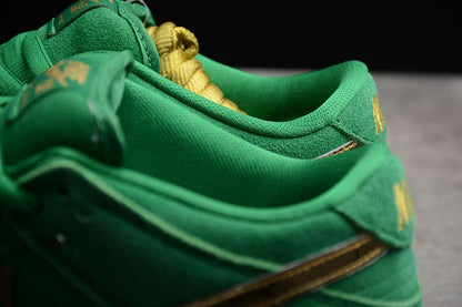 Nike Dunk Low SB "St Patrick's Day" - HYPER LIST