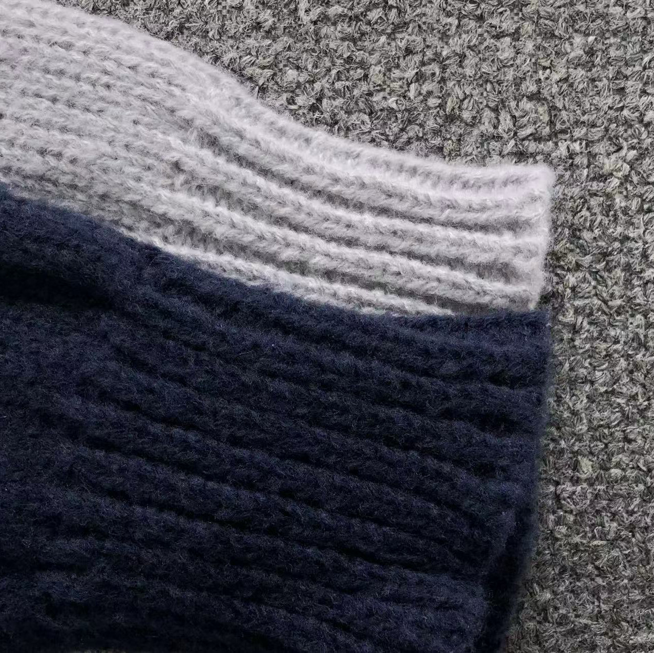 Balmain Paris Sweater H098