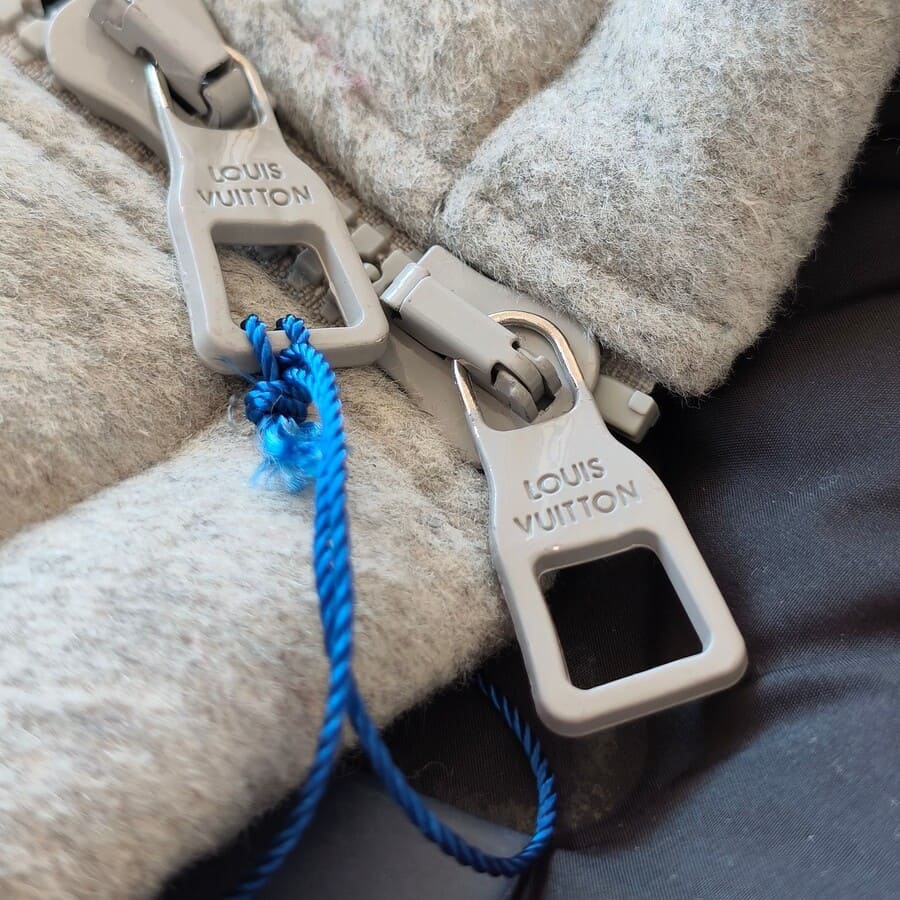 Jaqueta Monogram Louis Vuitton Boyhood - HYPER LIST