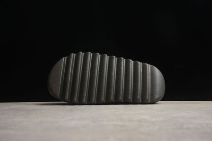 Adidas Yeezy Slide Onyx - HYPER LIST