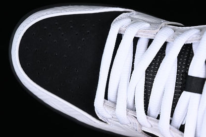 Nike SB x TIGHTBOOTH Dunk Low Pro Black and White - HYPER LIST