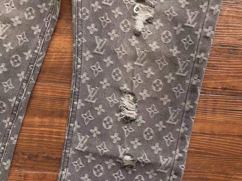 Calça Louis Vuitton Distressed Baggy Monogram Jeans - HYPER LIST