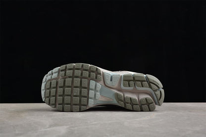 Nike Zoom Vomero 5 Light Orewood Brown - HYPER LIST