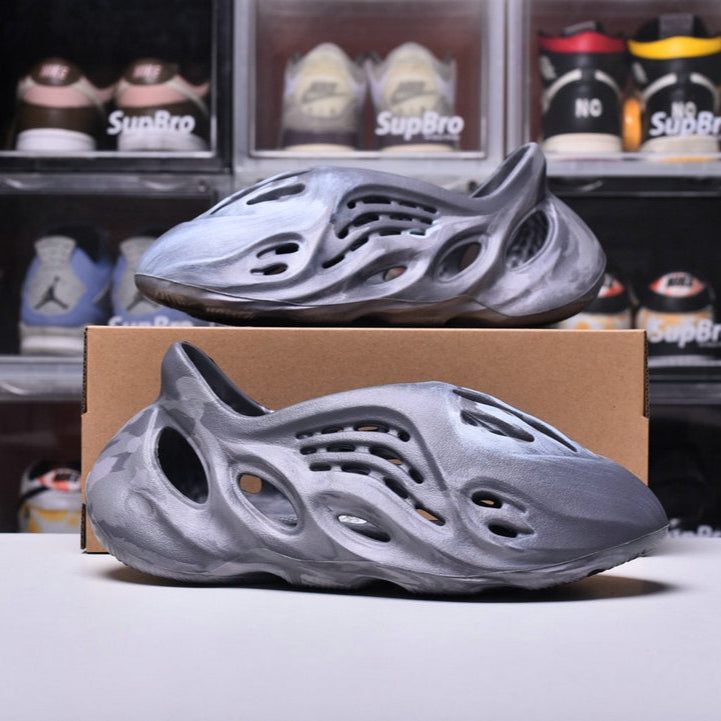 Yeezy Foam Runner Silver
