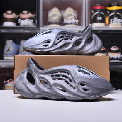 Yeezy Foam Runner Silver
