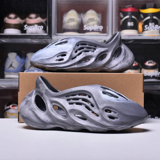 Yeezy Foam Runner Silver