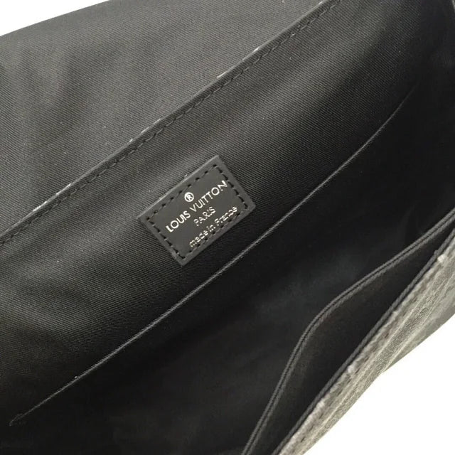 Louis Vuitton Bag Messenger District Monogram Eclipse - HYPER LIST