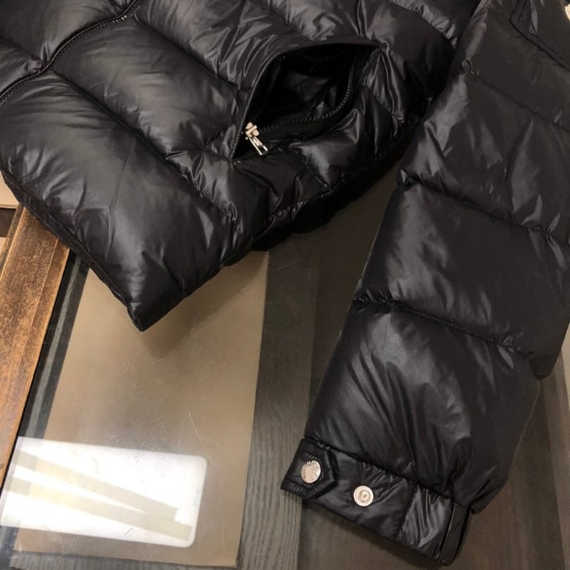 Jacket Puffer Moncler Jacket with Hood MCL027