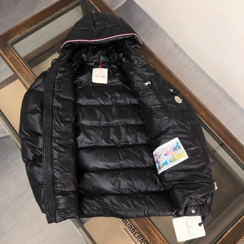 Jacket Puffer Moncler Jacket with Hood MCL027