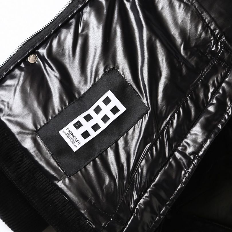 Jacket Puffer Moncler with Logo Trim Hood MCL019