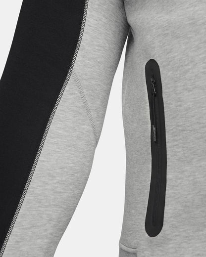 Conjunto Nike Tech Fleece Cinza/Preto 2023 (New Season) - HYPER LIST