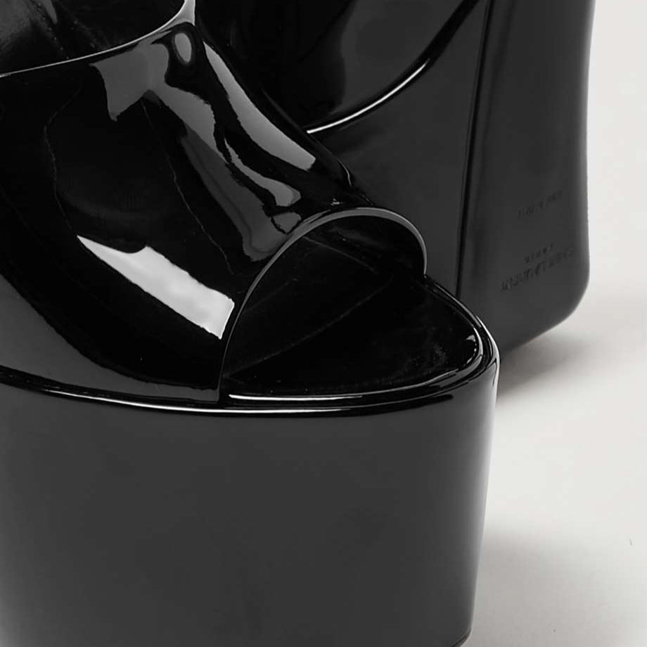 Saint Laurent Bianca Plataform Black