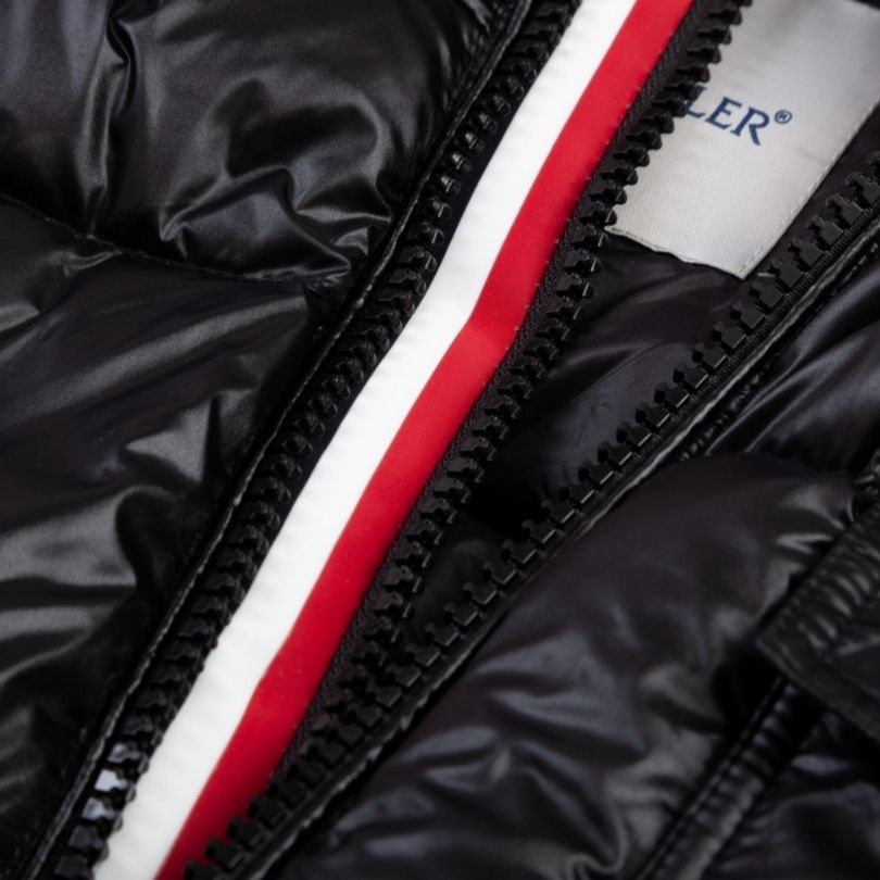 Jacket Puffer Moncler Black with Hood MCL013